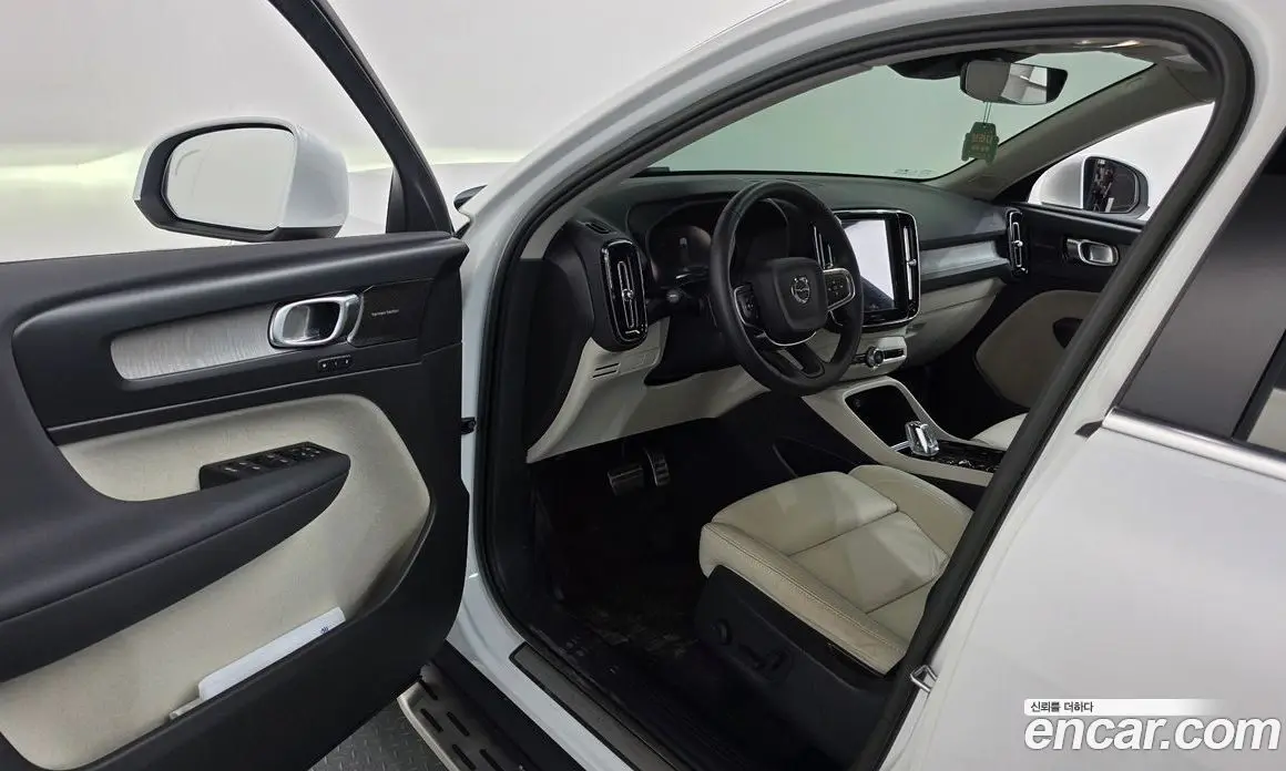 Volvo XC40 2022 2.0 АКПП, фото 13