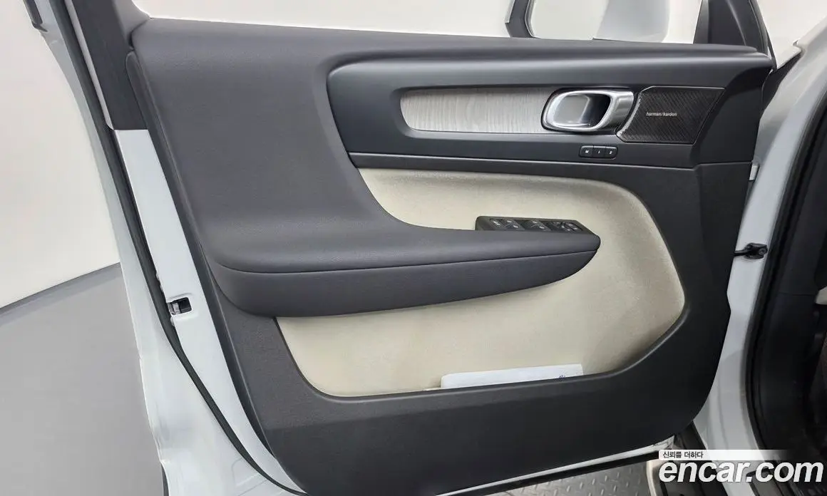 Volvo XC40 2022 2.0 АКПП, фото 14