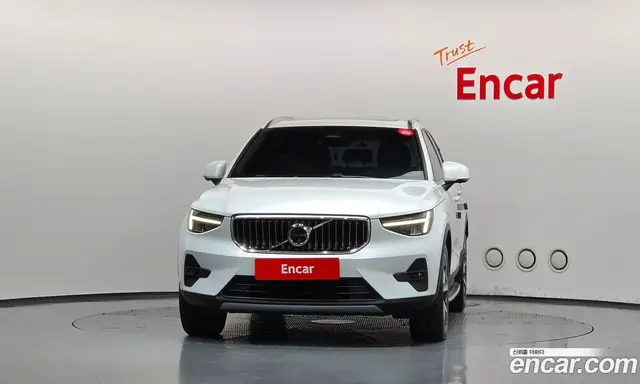Volvo XC40 2022 2.0 АКПП, миниатюра 3
