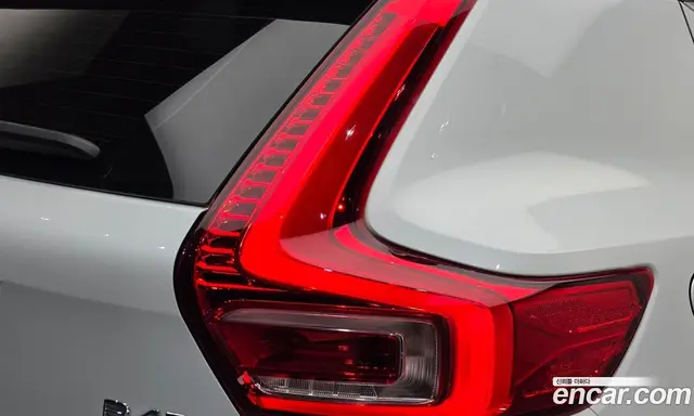 Volvo XC40 2022 2.0 АКПП, миниатюра 9