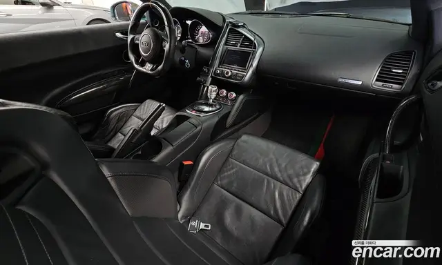 Audi R8 2011 5.2 АКПП, миниатюра 7