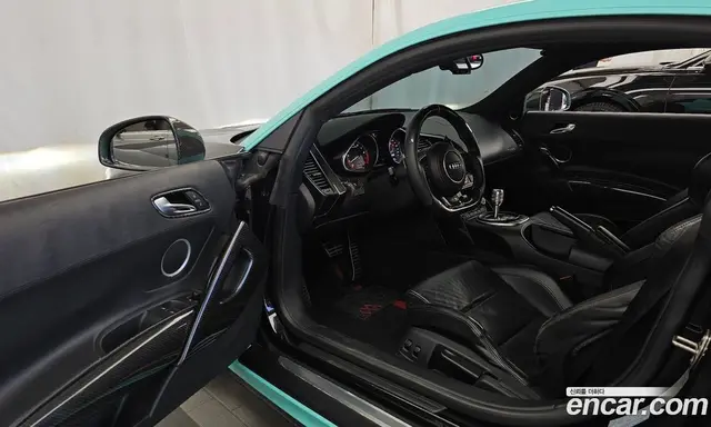 Audi R8 2011 5.2 АКПП, миниатюра 10