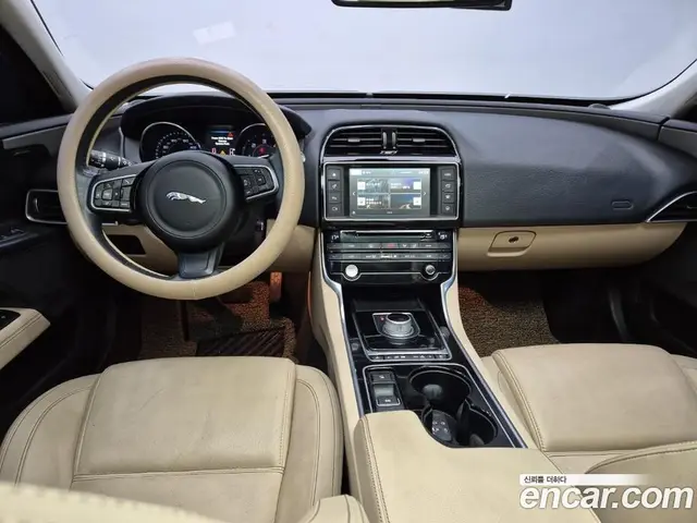 Jaguar XE 2016 2.0 АКПП, миниатюра 7