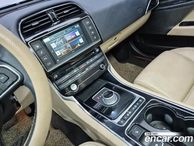 Jaguar XE 2016 2.0 АКПП, миниатюра 10