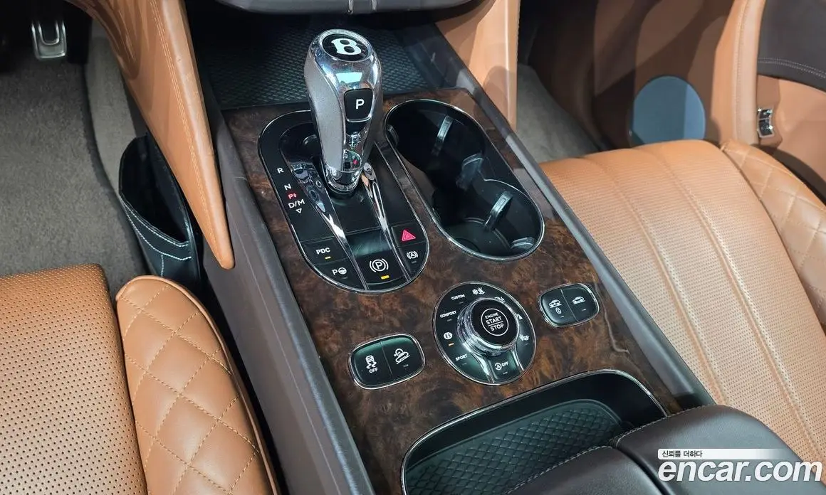 Bentley Bentayga 2018 6.0 АКПП, фото 9