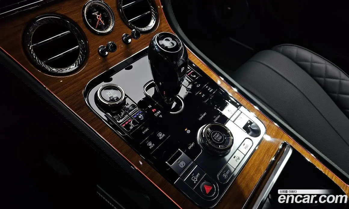 Bentley Continental 2023 4.0 АКПП, фото 12