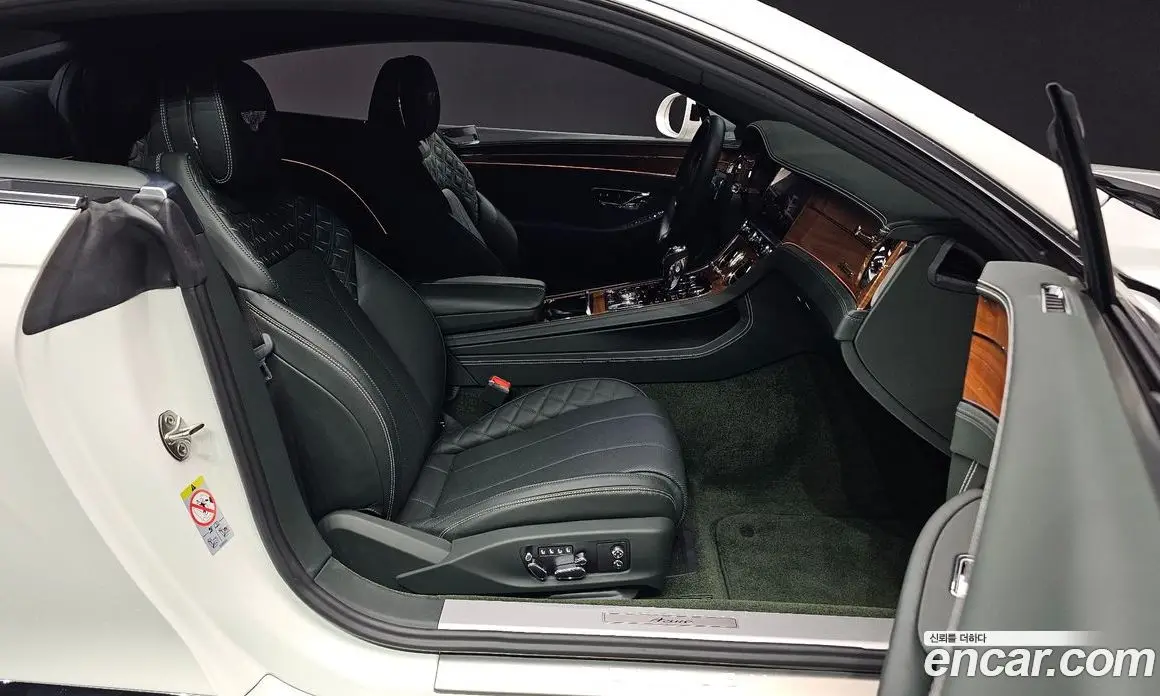 Bentley Continental 2023 4.0 АКПП, фото 16