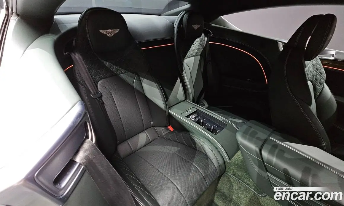 Bentley Continental 2023 4.0 АКПП, фото 18
