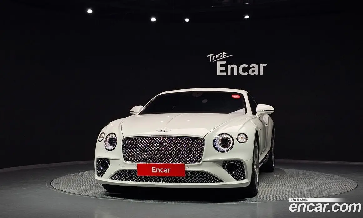 Bentley Continental 2023 4.0 АКПП, фото 3
