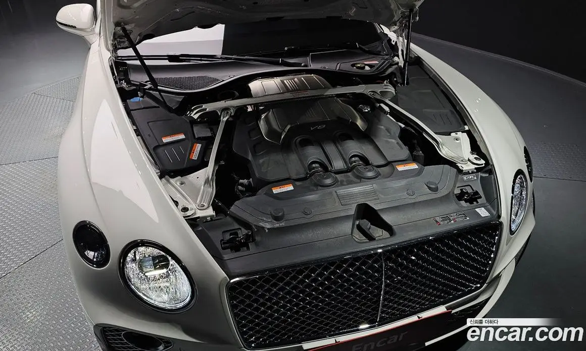 Bentley Continental 2023 4.0 АКПП, фото 6