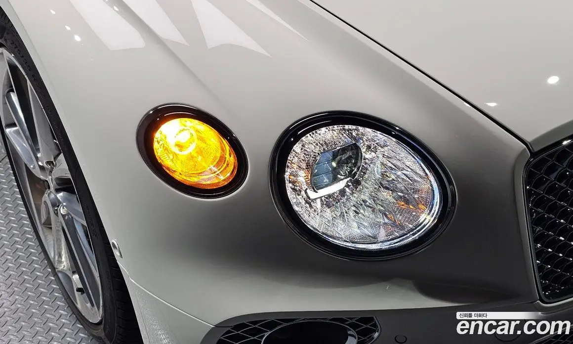 Bentley Continental 2023 4.0 АКПП, фото 8