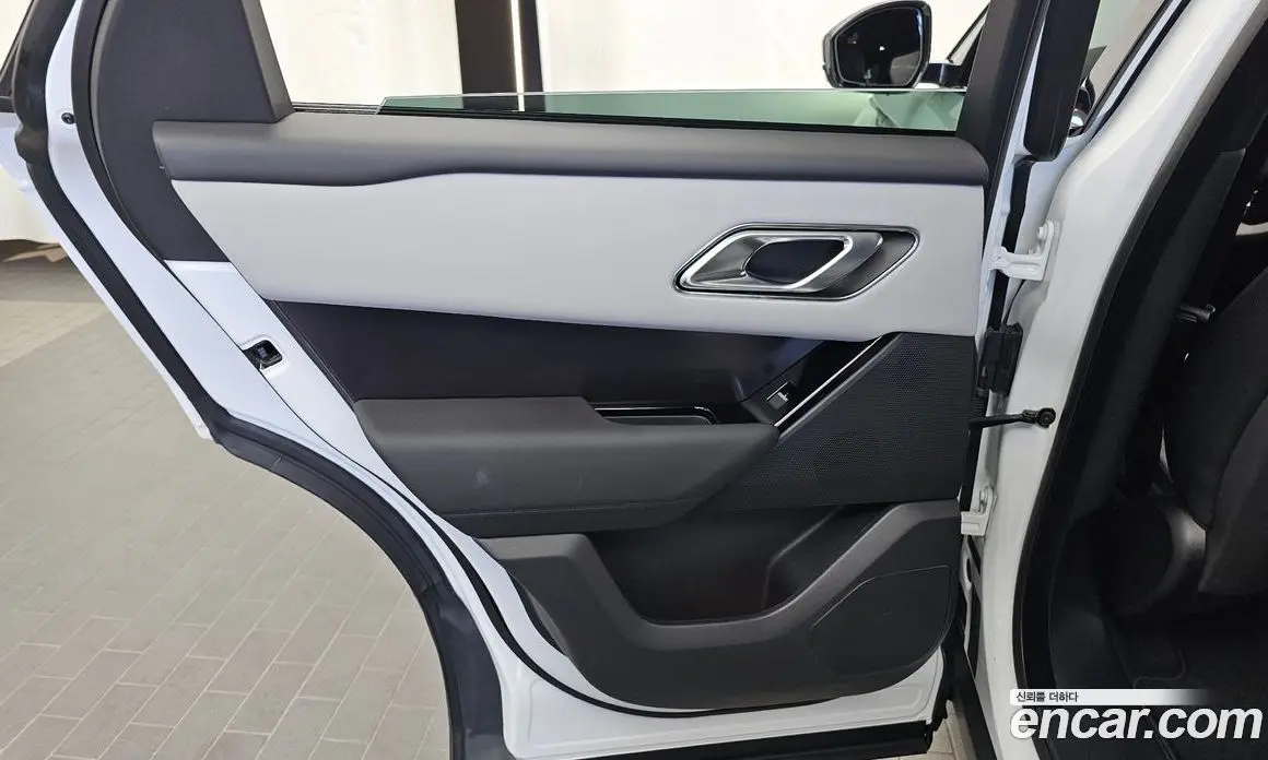 Land Rover Range Rover Velar 2025 2.0 АКПП, фото 15