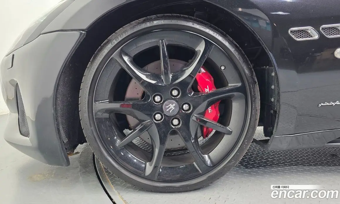Maserati GranTurismo 2015 4.7 АКПП, фото 5 Maserati GranTurismo 2015 4.7 АКПП, фото 5