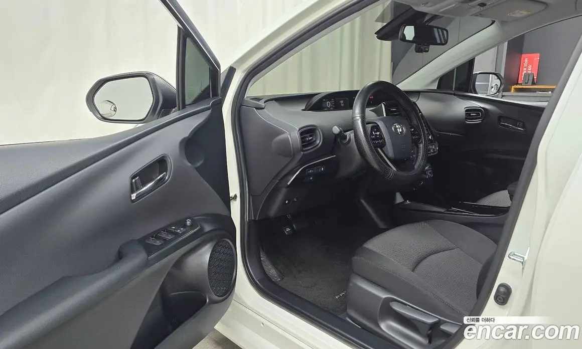 Toyota Prius 2020 1.8 АКПП, фото 13