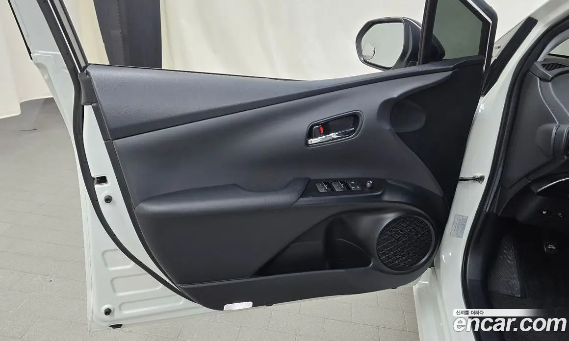 Toyota Prius 2020 1.8 АКПП, фото 14