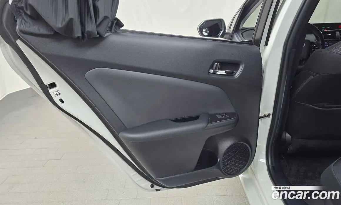 Toyota Prius 2020 1.8 АКПП, фото 15