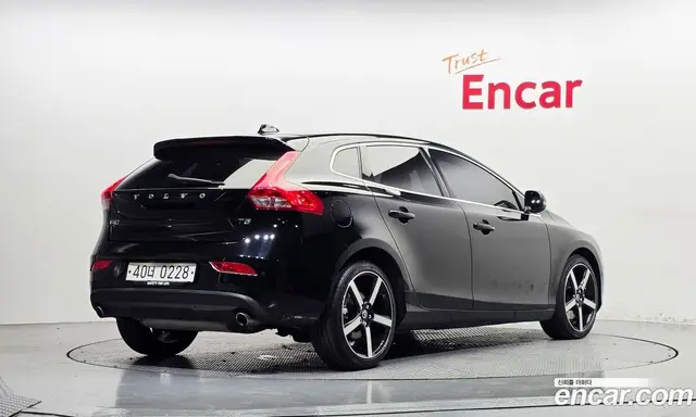 Volvo V40 2016 2.0 АКПП, миниатюра 2 Volvo V40 2016 2.0 АКПП, миниатюра 2