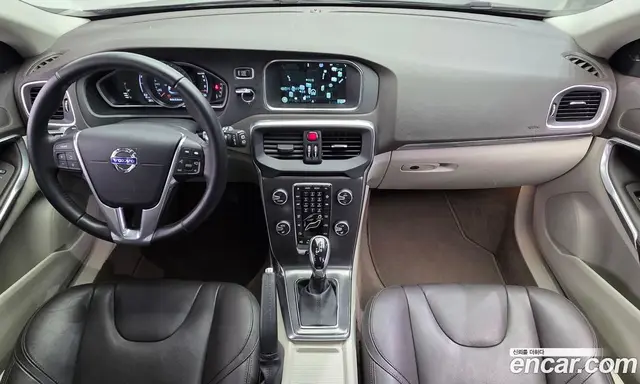 Volvo V40 2016 2.0 АКПП, миниатюра 7 Volvo V40 2016 2.0 АКПП, миниатюра 7