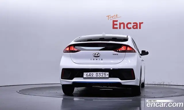 Hyundai Ioniq 2016 1.6 АКПП, миниатюра 4 Hyundai Ioniq 2016 1.6 АКПП, миниатюра 4