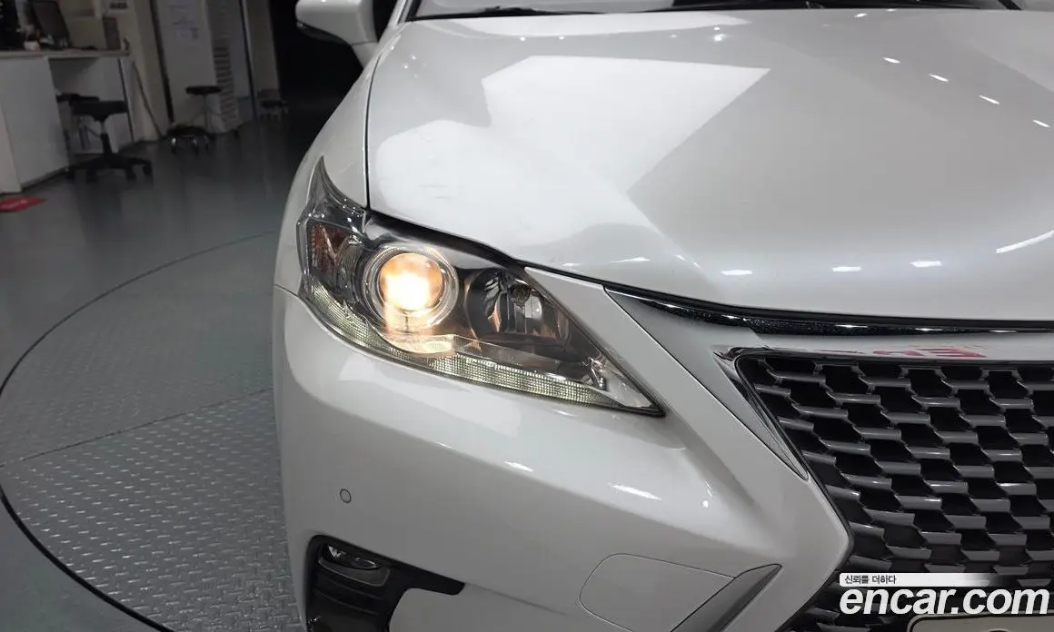 Lexus CT200h 2018 1.8 АКПП, фото 7 Lexus CT200h 2018 1.8 АКПП, фото 7