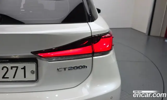 Lexus CT200h 2018 1.8 АКПП, миниатюра 8 Lexus CT200h 2018 1.8 АКПП, миниатюра 8