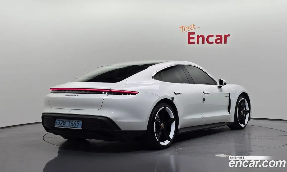 Porsche Taycan 2021 0.1 АКПП, фото 1 Porsche Taycan 2021 0.1 АКПП, фото 1
