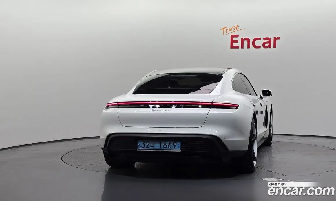 Porsche Taycan 2021 0.1 АКПП, фото 3 Porsche Taycan 2021 0.1 АКПП, фото 3