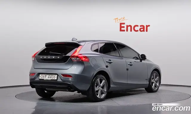 Volvo V40 2017 2.0 АКПП, миниатюра 2