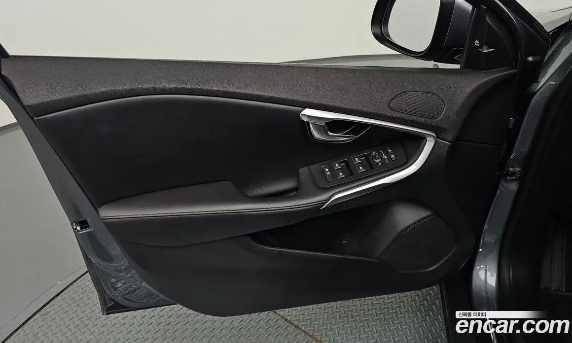 Volvo V40 2017 2.0 АКПП, фото 14