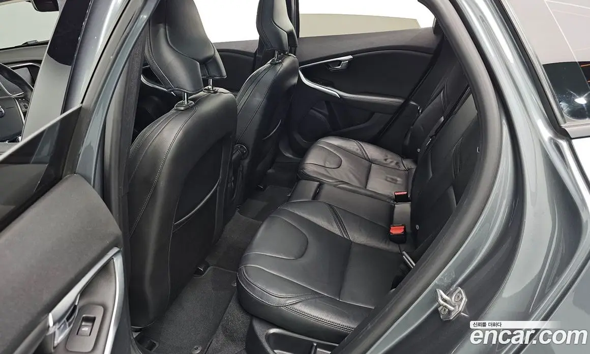 Volvo V40 2017 2.0 АКПП, фото 17