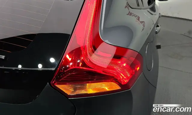 Volvo V40 2017 2.0 АКПП, миниатюра 9