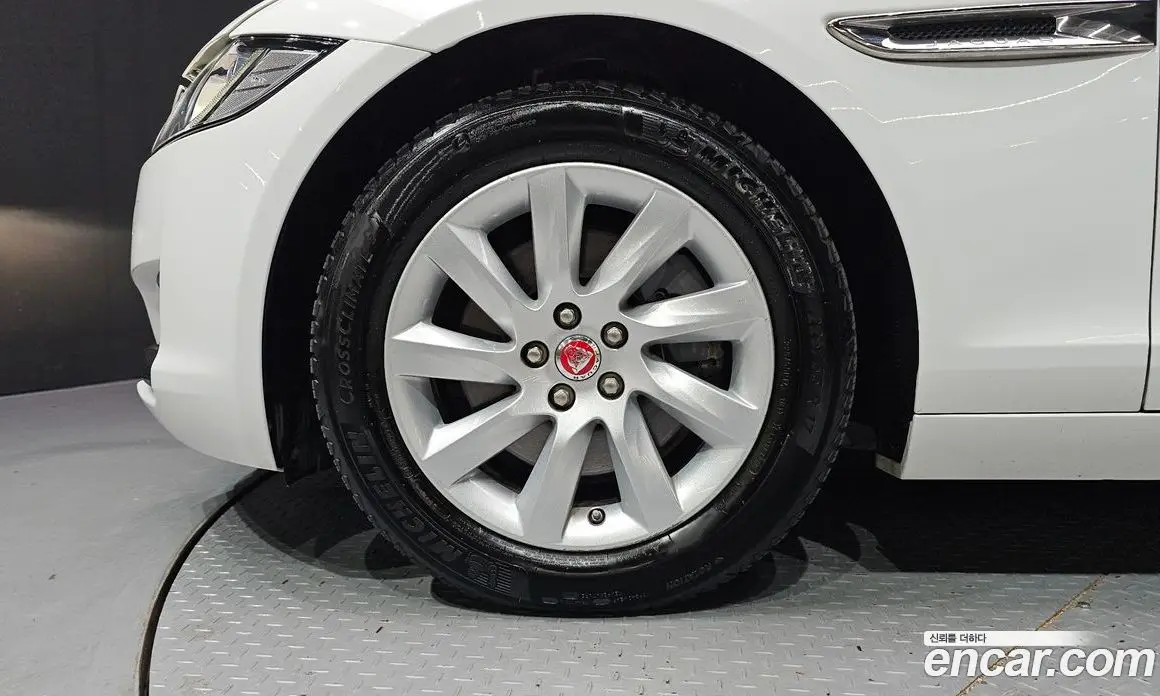 Jaguar XF 2017 2.0 АКПП, фото 5