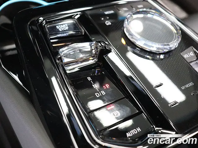 BMW i5 2023 АКПП, миниатюра 8