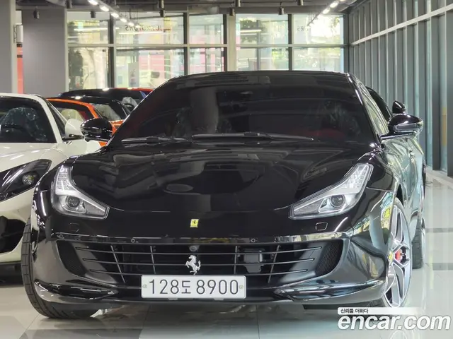 Ferrari GTC4 Lusso, 2019, 10 900 км
