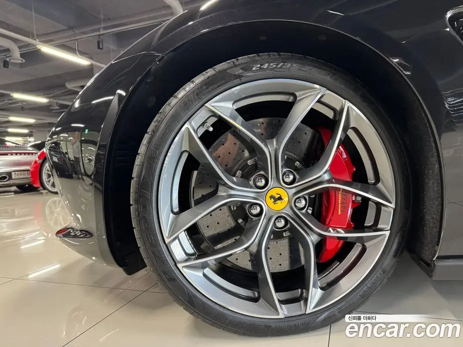 Ferrari GTC4 Lusso 2019 3.9 АКПП, фото 16