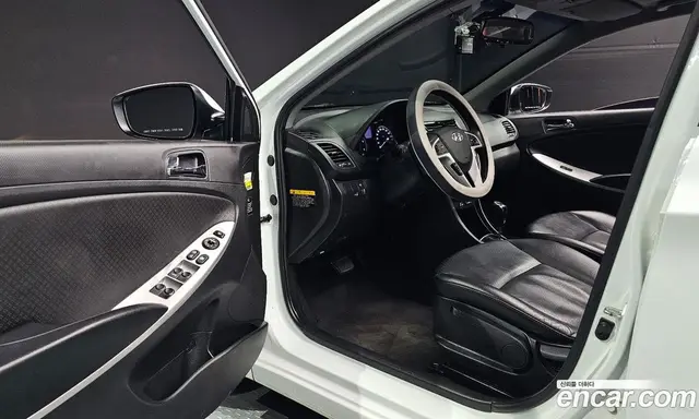 Hyundai Accent 2012 1.6 АКПП, миниатюра 12