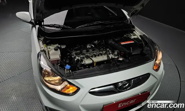 Hyundai Accent 2012 1.6 АКПП, миниатюра 5