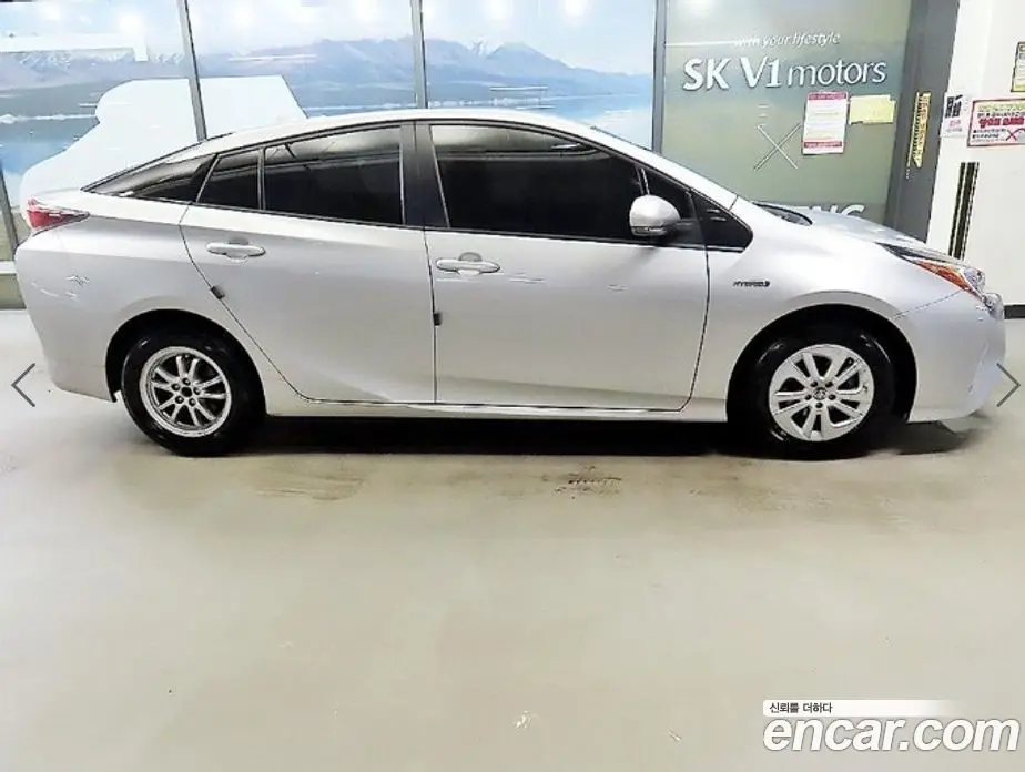 Toyota Prius 2016 1.8 АКПП, фото 3