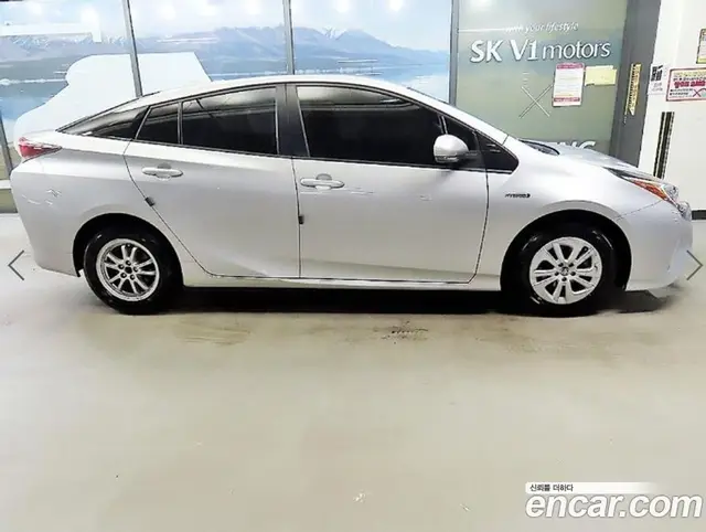 Toyota Prius 2016 1.8 АКПП, миниатюра 3