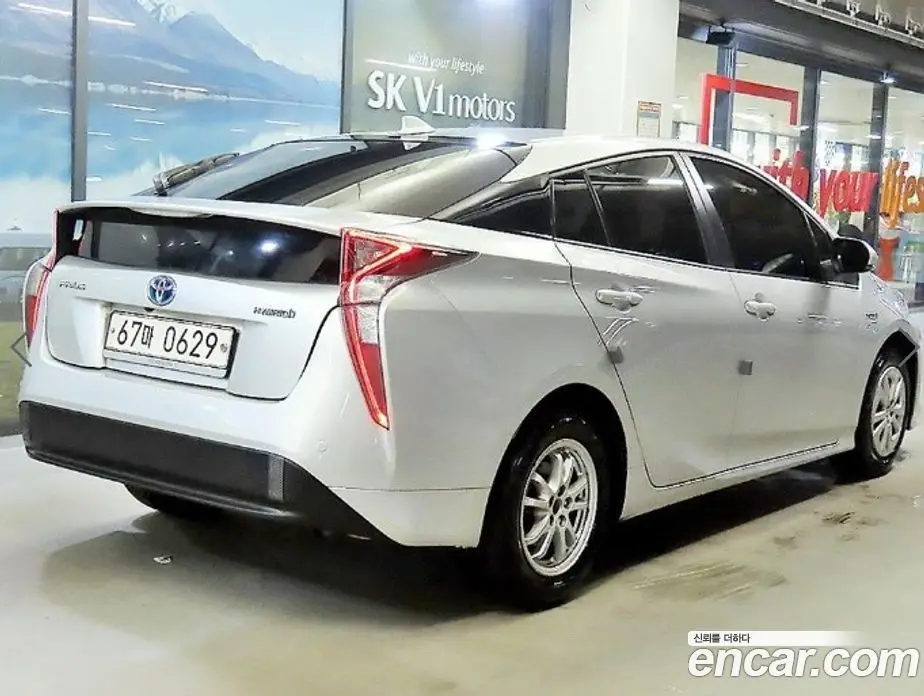 Toyota Prius 2016 1.8 АКПП, фото 4