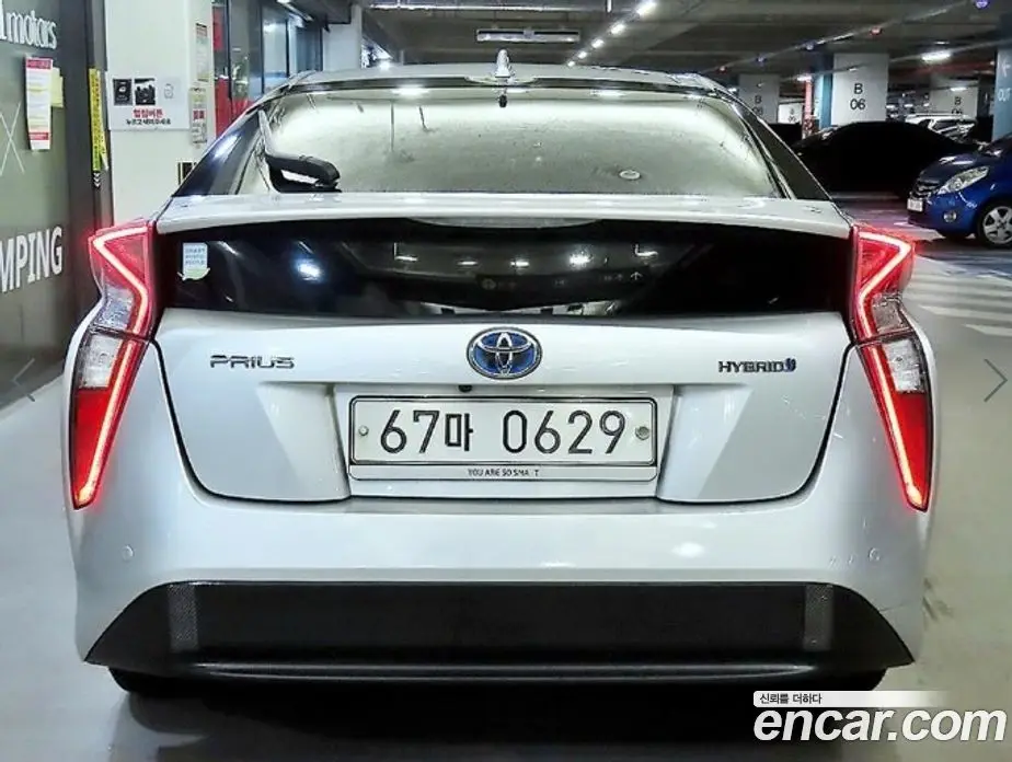 Toyota Prius 2016 1.8 АКПП, фото 5