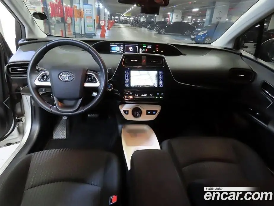 Toyota Prius 2016 1.8 АКПП, фото 10