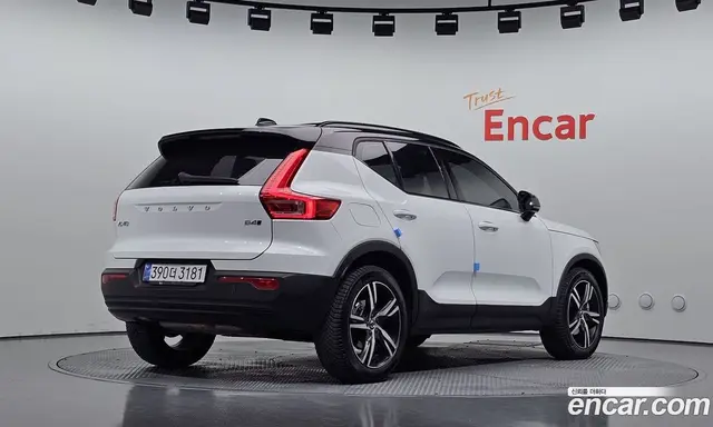 Volvo XC40 2020 2.0 АКПП, миниатюра 2