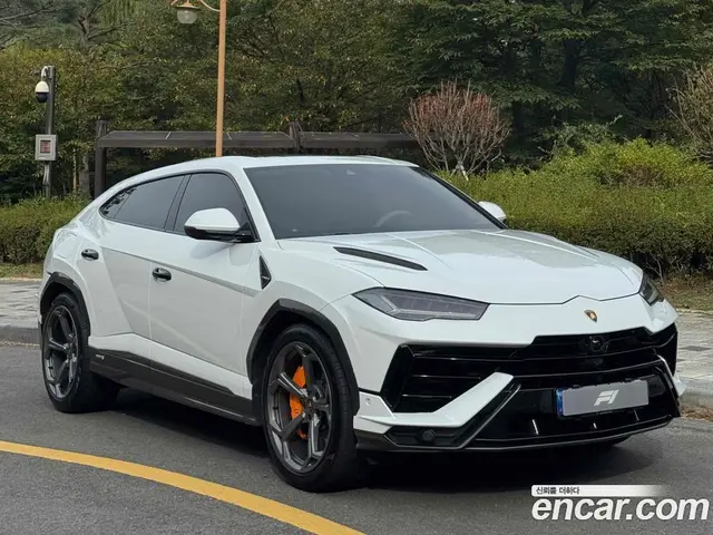 Lamborghini Urus, 2023, 14 000 км