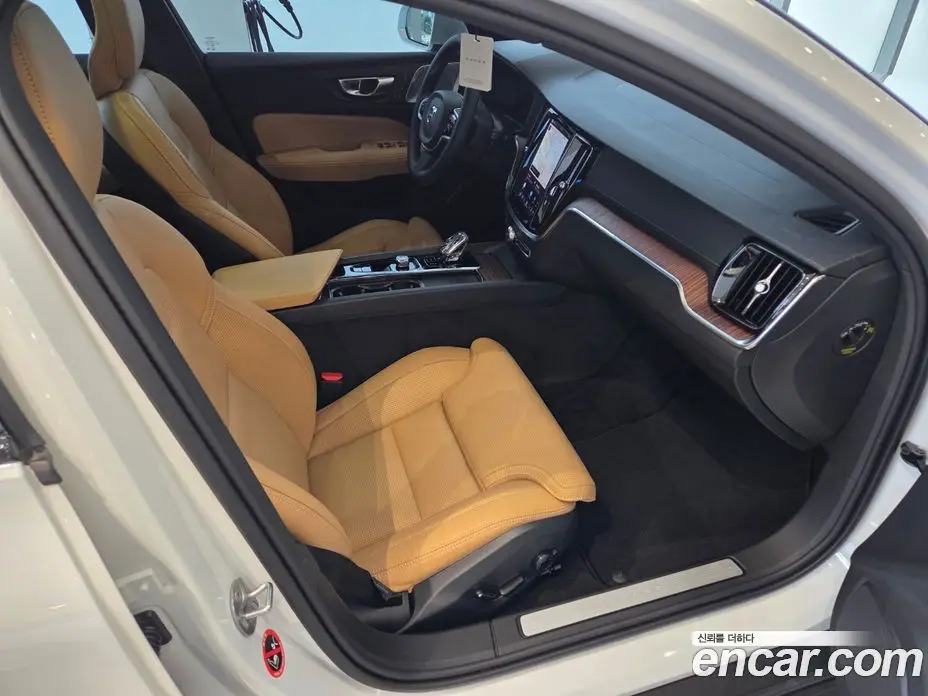 Volvo V60 2026 2.0 АКПП, фото 12