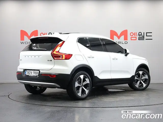 Volvo XC40 2024 2.0 АКПП, миниатюра 2 Volvo XC40 2024 2.0 АКПП, миниатюра 2