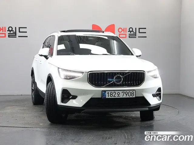 Volvo XC40 2024 2.0 АКПП, миниатюра 3 Volvo XC40 2024 2.0 АКПП, миниатюра 3