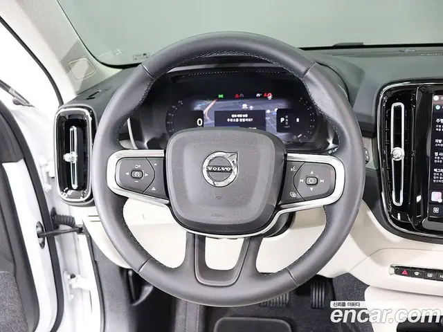 Volvo XC40 2024 2.0 АКПП, миниатюра 7 Volvo XC40 2024 2.0 АКПП, миниатюра 7