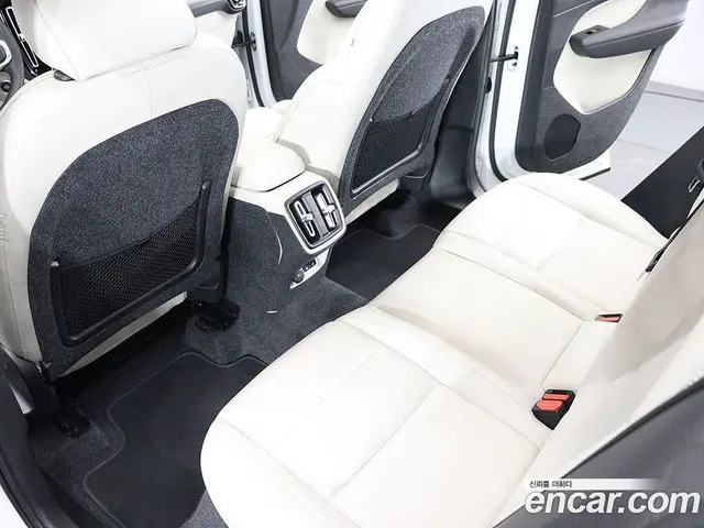 Volvo XC40 2024 2.0 АКПП, миниатюра 9 Volvo XC40 2024 2.0 АКПП, миниатюра 9