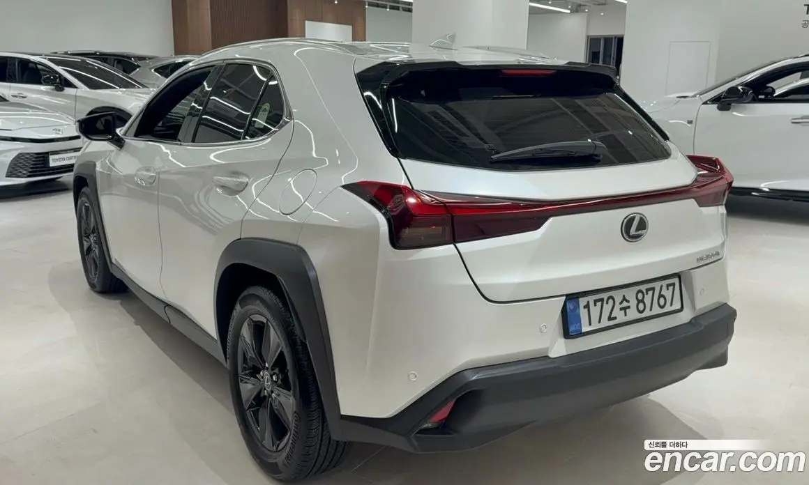 Lexus UX 2025 2.0 вариатор, фото 3 Lexus UX 2025 2.0 вариатор, фото 3